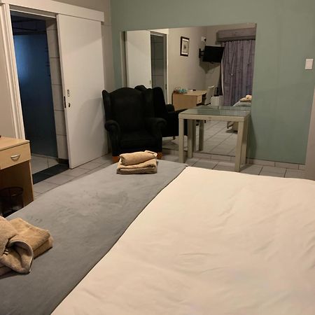 Hotel Pension Casa Africana Windhoek Kültér fotó