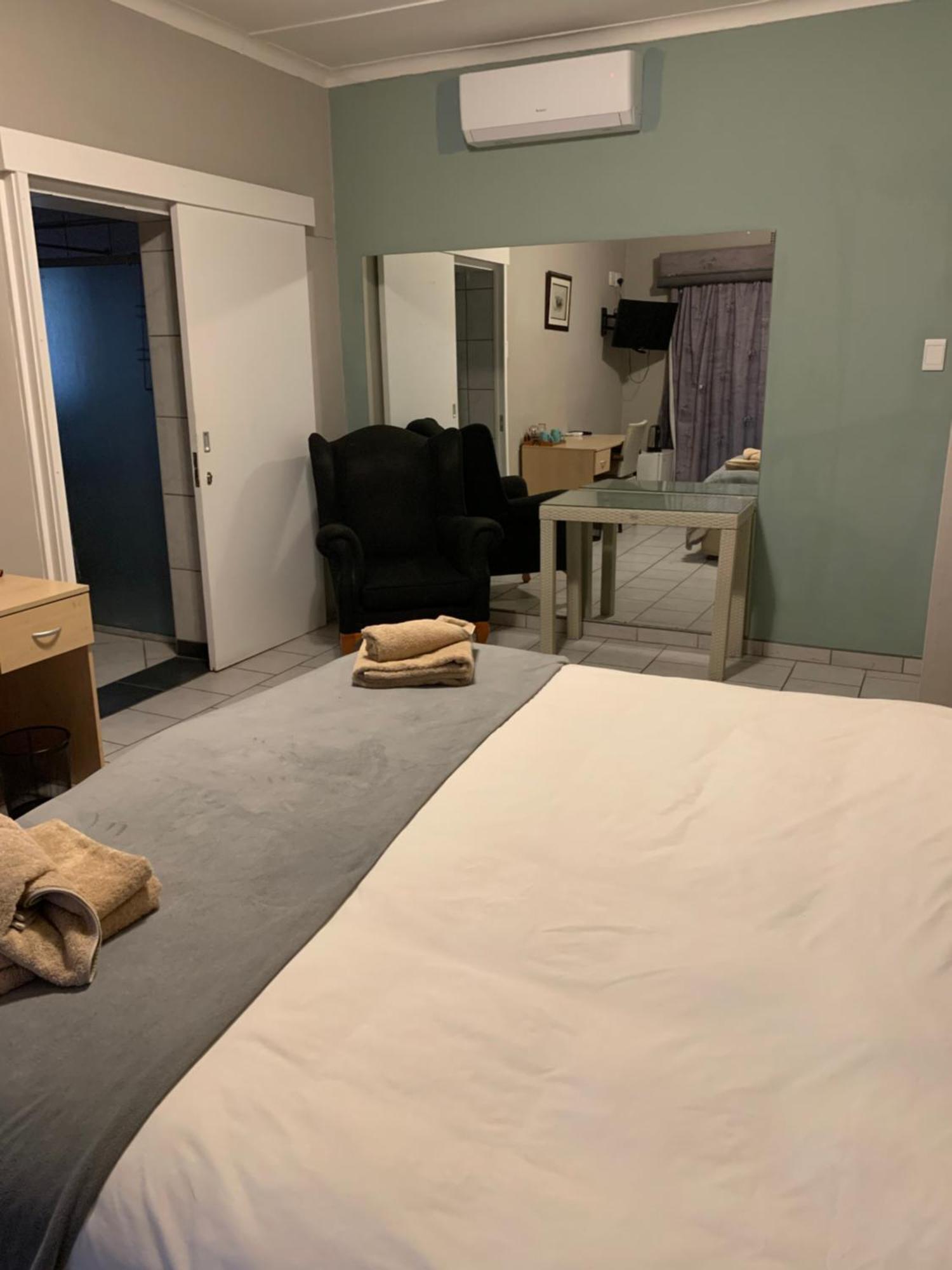 Hotel Pension Casa Africana Windhoek Kültér fotó
